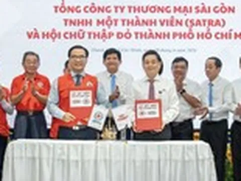 Khi 'ông lớn' bán lẻ SATRA bắt tay với Hội Chữ thập đỏ TP.HCM