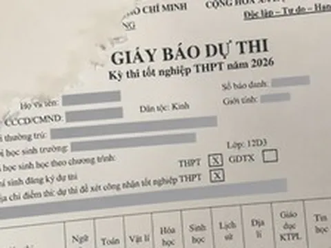 Bức ảnh phát ra tiếng khóc của một sĩ tử trước ngày thi tốt nghiệp THPT