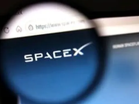 SpaceX ký thỏa thuận điện toán đám mây hàng chục tỉ USD với Google