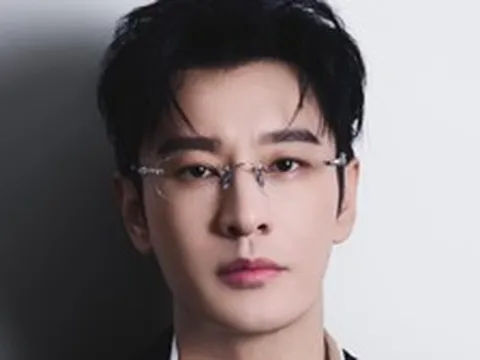 Huỳnh Hiểu Minh đỗ tiến sĩ