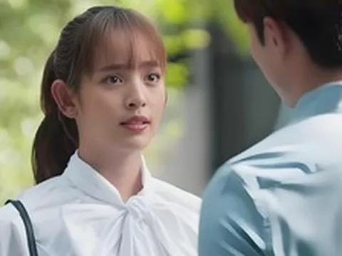 Đồng nghiệp ghen tị vì tôi mặc gì cũng đẹp, cho đến ngày người yêu nói chia tay, tôi nhìn lại bản thân trong gương và thấy căm ghét chính mình