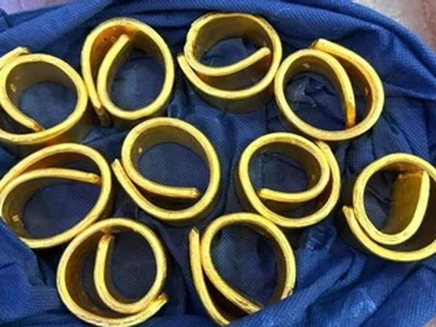 Công an triệt phá đường dây buôn lậu 200kg vàng từ Campuchia
