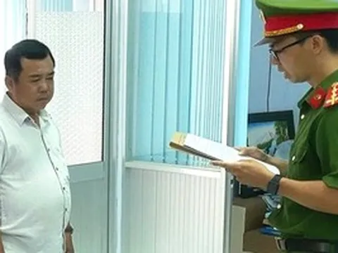 Khởi tố một cựu hiệu trưởng cùng 2 thuộc cấp