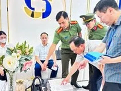12 người giả bác sĩ lừa khách hàng: Có người mới học hết lớp 9, làm shipper vẫn tham gia 'điều trị'
