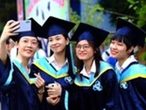 Phải giữ niềm tin vào tấm bằng đại học