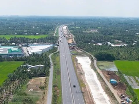 Đẩy nhanh tiến độ mở rộng tuyến cao tốc huyết mạch
