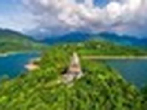 Một "Sa Pa" ẩn mình cách Hà Nội hơn 240km: Mây phủ, khí hậu mát mẻ, cảnh đẹp còn hoang sơ