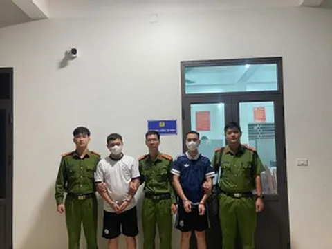 Mở 'tiệc bay lắc' di động trên ô tô, 2 người bị bắt tạm giam