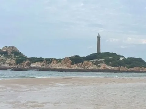 Thiếu niên 15 tuổi bị sóng cuốn mất tích, công an thông tin đặc điểm nhận dạng