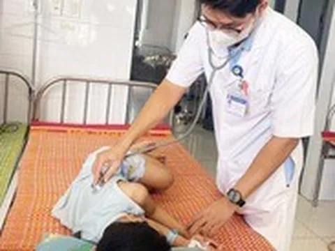 Hàng chục người ở Đà Nẵng nhập viện 'nghi' ngộ độc sau khi ăn bánh mì