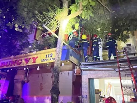 Hai ông bà và cháu nhỏ mắc kẹt trong căn nhà bị cháy ở Thanh Hóa