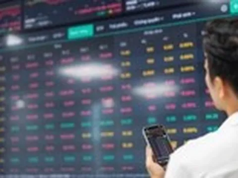 Chiến lược nào phù hợp khi thanh khoản thị trường sụt giảm?