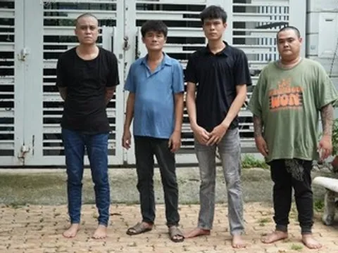 Mang dao bấm đi 'giải quyết' mâu thuẫn hàng xóm, 4 đối tượng bị bắt khẩn cấp