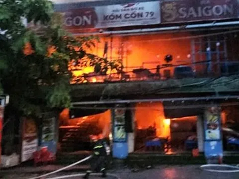 Quán nhậu ở Nha Trang bốc cháy kèm nhiều tiếng nổ, thực khách tháo chạy