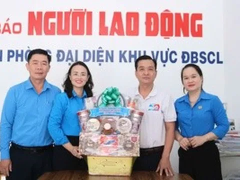 Lãnh đạo LĐLĐ TP Cần Thơ thăm, chúc mừng các cơ quan báo chí