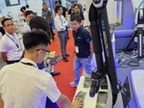 Từ điện toán đám mây, AI đến robot 100% nhựa: Doanh nghiệp tìm lời giải tăng năng suất