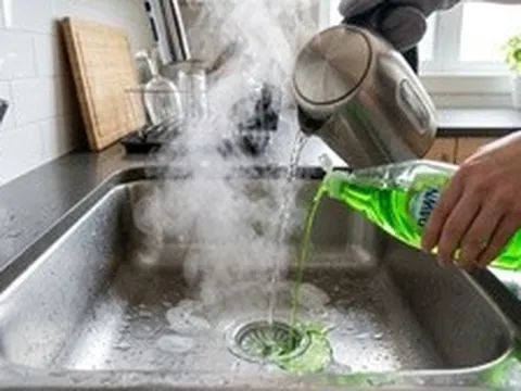 Cách tự thông tắc bồn rửa bát bị nghẹt mỡ tại nhà