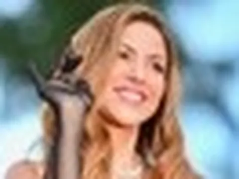 Người đàn ông rời khách sạn cùng Shakira là ai