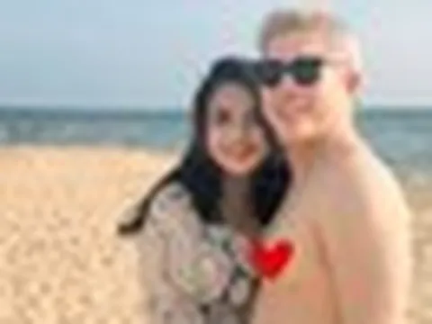 Nữ diva đầu tiên được phong NSND biết ơn "anh": "Người ở bên em bằng tất cả yêu thương"