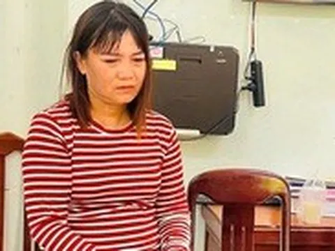 Áp giải người phụ nữ lừa đảo rồi bỏ trốn thi hành án
