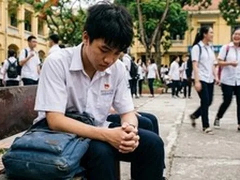 Nam sinh Hà Nội dằn vặt: "Khoảnh khắc này thực sự giống như một gáo nước lạnh dội thẳng vào tất cả hy vọng mà em từng mang theo"