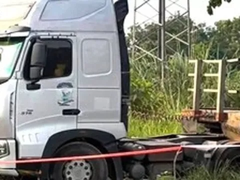 Thái Nguyên: Công an điều tra vụ tài xế tử vong nghi tụt xuống hố ga