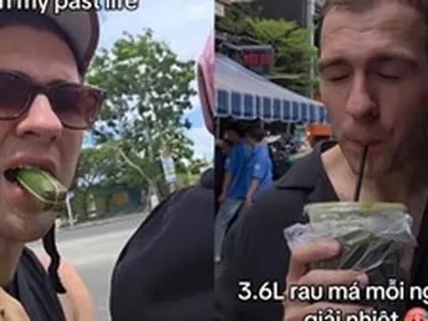 Khách Mỹ tự nhận là “Tây Thanh Hóa” gây sốt với món pizza nem chua rau má