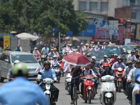 Nắng nóng 'bùng lên' ở miền Bắc và Trung Bộ, 1 tháng tới còn nhiều cực đoan