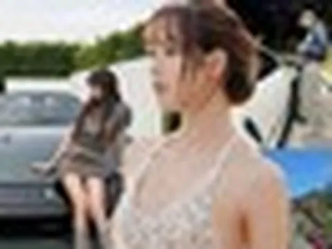 Lisa giàu "phát sốc": Sở hữu BST 19 chiếc siêu xe 196 tỷ, mua Ferrari - Porsche như mua bó rau ngoài chợ
