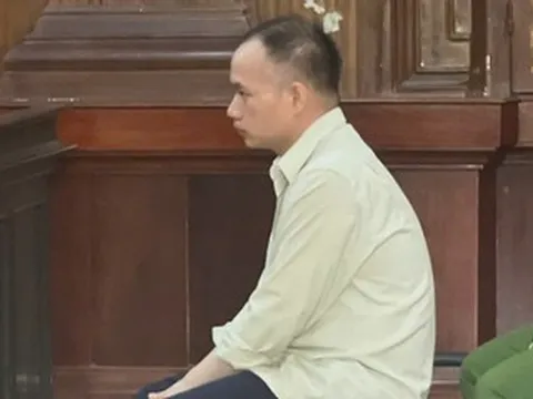 Cựu giám đốc ngân hàng lừa hàng chục tỷ đồng của khách để cá độ