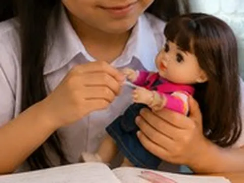 Nguy cơ ảnh hưởng sức khỏe tâm thần từ trào lưu 'nuôi' búp bê Kumanthong