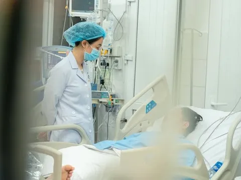 Người đàn ông 48 tuổi nguy kịch sau bữa ăn có cá ngừ
