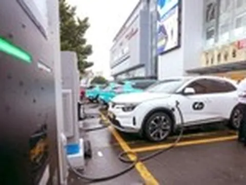 Bộ Công Thương hỏa tốc yêu cầu rà soát rõ nguồn và lưới điện, nhu cầu điện cho các trạm sạc xe điện