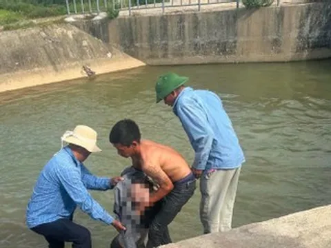 Trượt chân khi đi câu cá cùng em trai, thiếu niên 16 tuổi tử vong