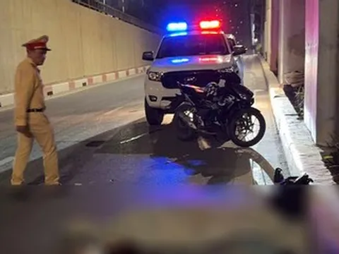 Hà Nội: Hai vụ xe máy tự gây tai nạn trong đêm, 3 người tử vong