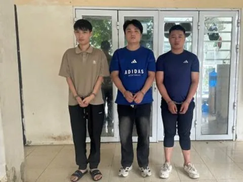 3 người Trung Quốc sắp vượt biên, công an phát hiện sự thật bên trong túi trắng
