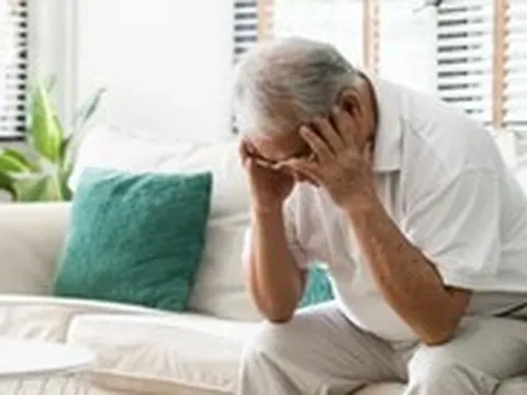 Xuất huyết não từ triệu chứng đau đầu không dứt