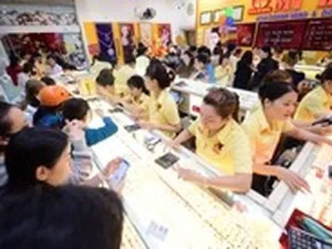 Đọc nhanh 24-6: Giá vàng lại giảm mạnh; đại gia địa ốc TP.HCM chi 10.400 tỉ cho thương vụ với Lotte
