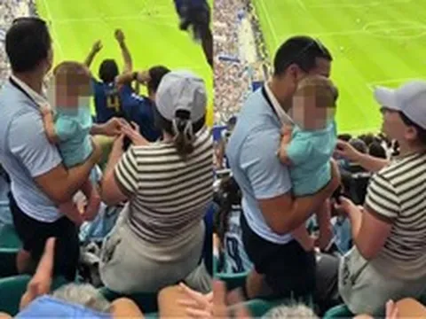 Cầu hôn ngay trên khán đài World Cup, cặp đôi nhận cái kết "dở khóc dở cười"