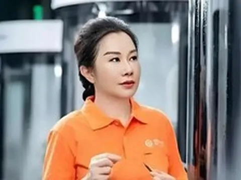 Phát hiện nữ công nhân bỏ học năm 16 tuổi, nay sở hữu hơn 320.000 tỷ đồng nhờ theo đuổi thứ nhỏ hơn sợi tóc trong ngành điện tử