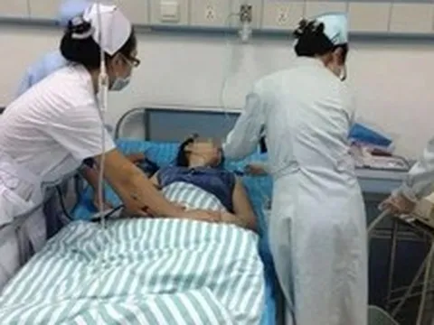 Cô gái 24 tuổi vỡ hoàng thể, chảy ồ ạt 2 lít máu chỉ vì 1 việc hiếm ai chưa từng làm khi đi vệ sinh