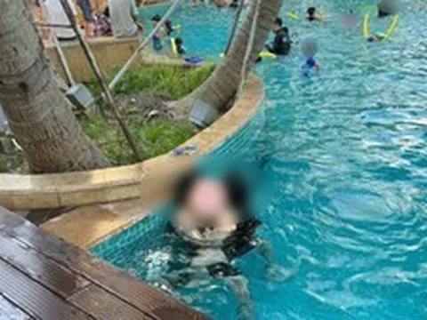 Hình ảnh ở bể bơi công cộng có gì mà khiến 1 phụ huynh Hà Nội phải thốt lên: Là người lớn tôi thấy xấu hổ thay?