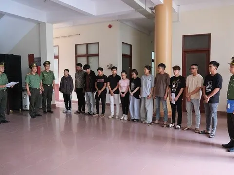 Khởi tố 12 bị can mua bán trái phép hơn 3.500 tài khoản ngân hàng