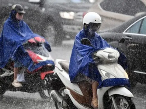 Miền Bắc sắp đón mưa giông, Trung Bộ vẫn nắng nóng ngột ngạt trên 40 độ
