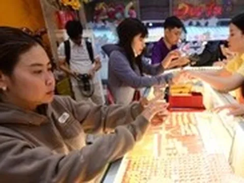 Đọc nhanh 25-6: Đồng USD đi lên, giá vàng giảm tiếp