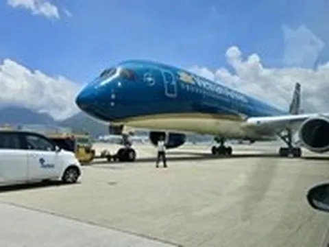 Máy bay Vietnam Airlines hạ cánh khẩn cấp tại Hong Kong để cấp cứu hành khách