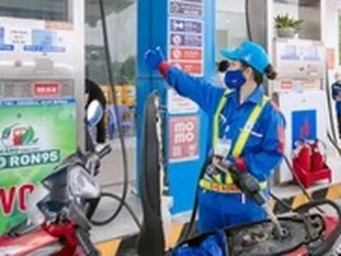 Giá xăng dầu đồng loạt giảm, E10 RON95-III còn gần 20.000 đồng/lít