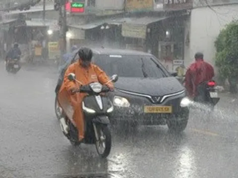 Dự báo thời tiết hôm nay, 26-6 tại TPHCM và Nam Bộ: Mưa dông tăng, độ bao phủ lớn
