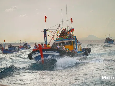 Độc đáo nghi thức nghinh thần Nam Hải tại lễ hội cầu ngư ở Đắk Lắk