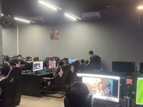 Cảnh sát ra quân kiểm tra các quán kinh doanh dịch vụ internet